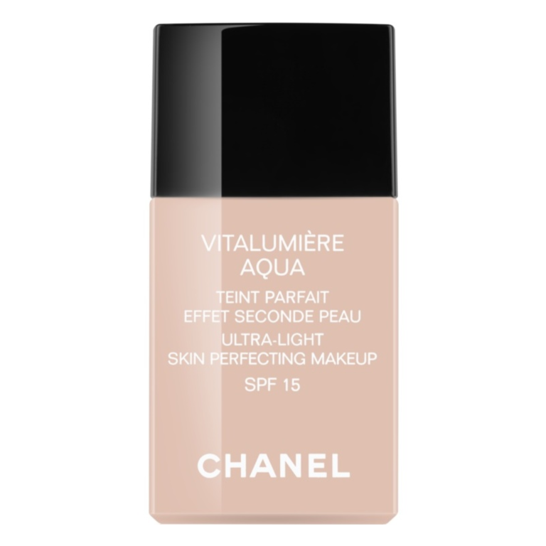 Luxury on the Lips: Chanel Vitalumiere Aqua - Review